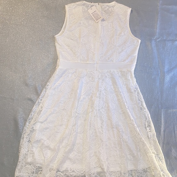 Lace Dress - Picture 2 of 11